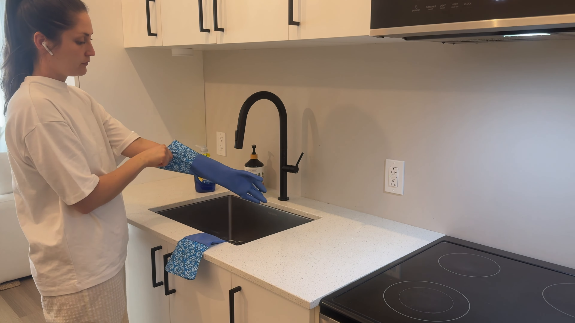 Organized small Nolita Manhattan apartment — declutter and organize a small NYC apartment