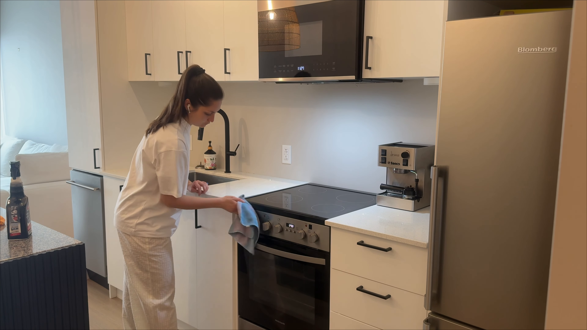 Freshly cleaned NYC apartment covered by a 24-hour satisfaction guarantee