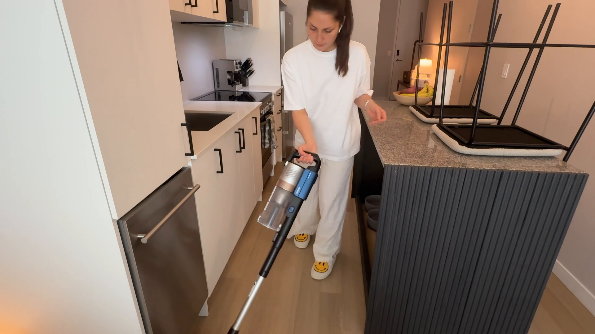 Dust-free bedroom in Williamsburg Brooklyn cleaned by Long Island City cleaning team