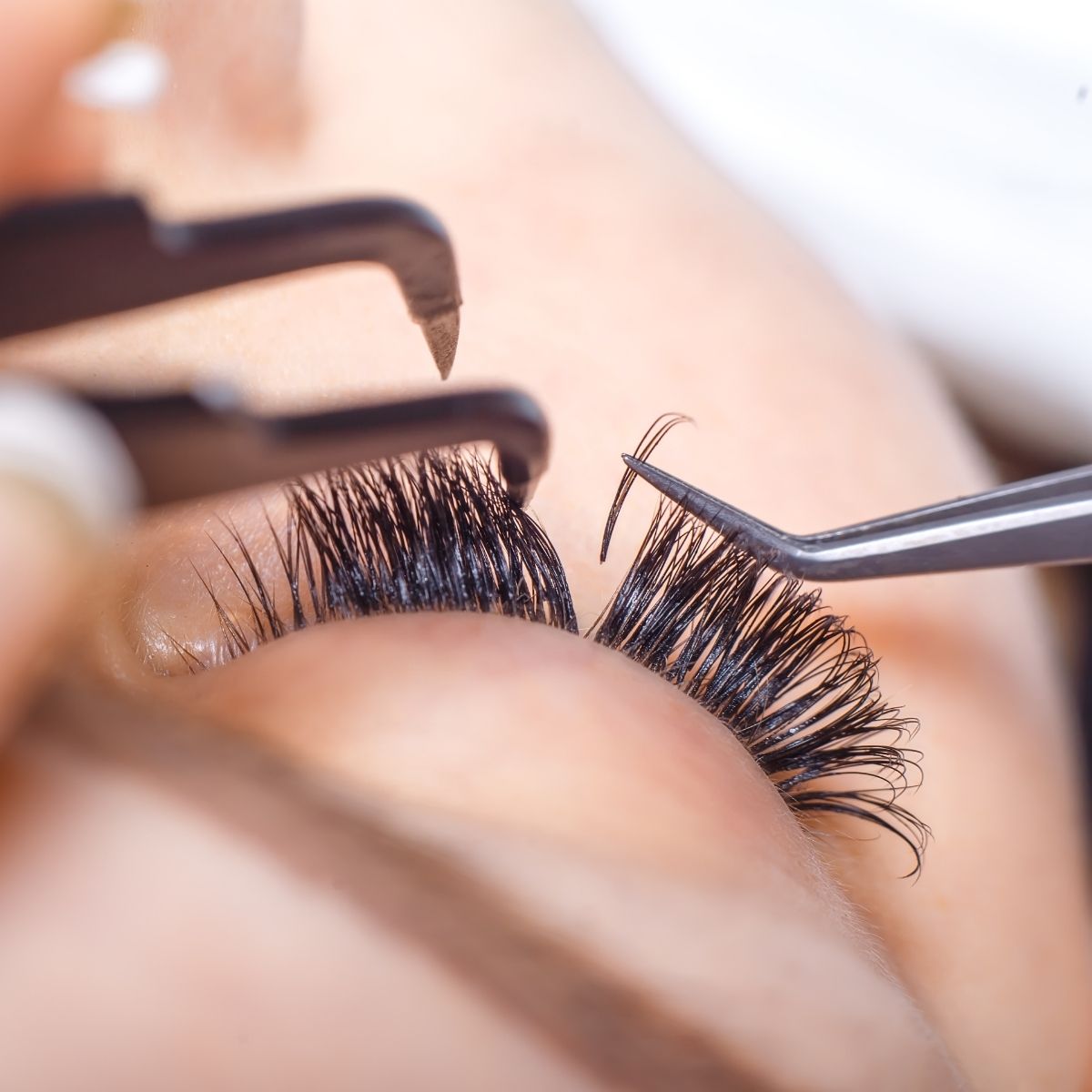 Lash extension application in Hewitt, TX