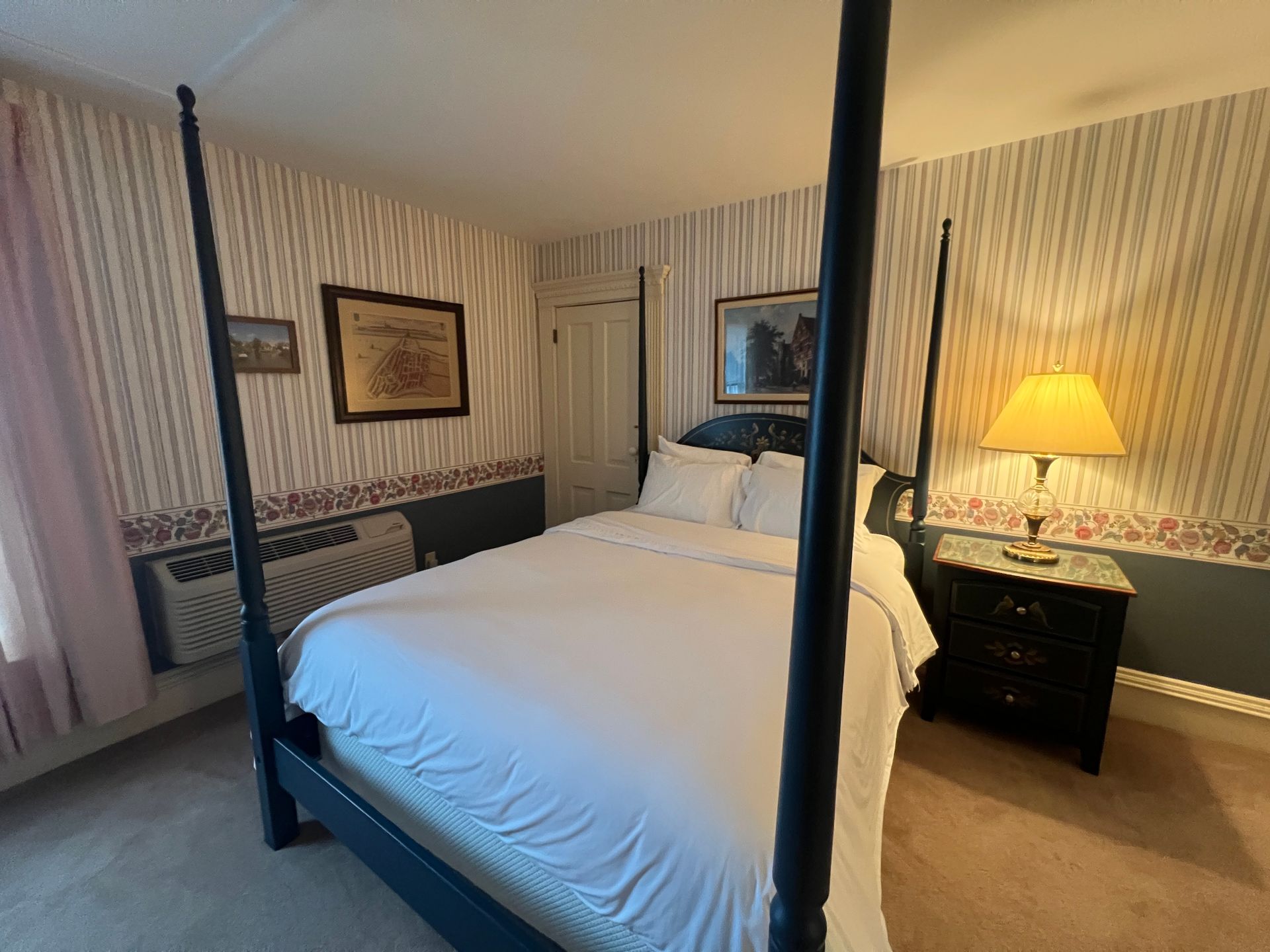Hindeloopen Kamer Strawtown Inn Pella Iowa