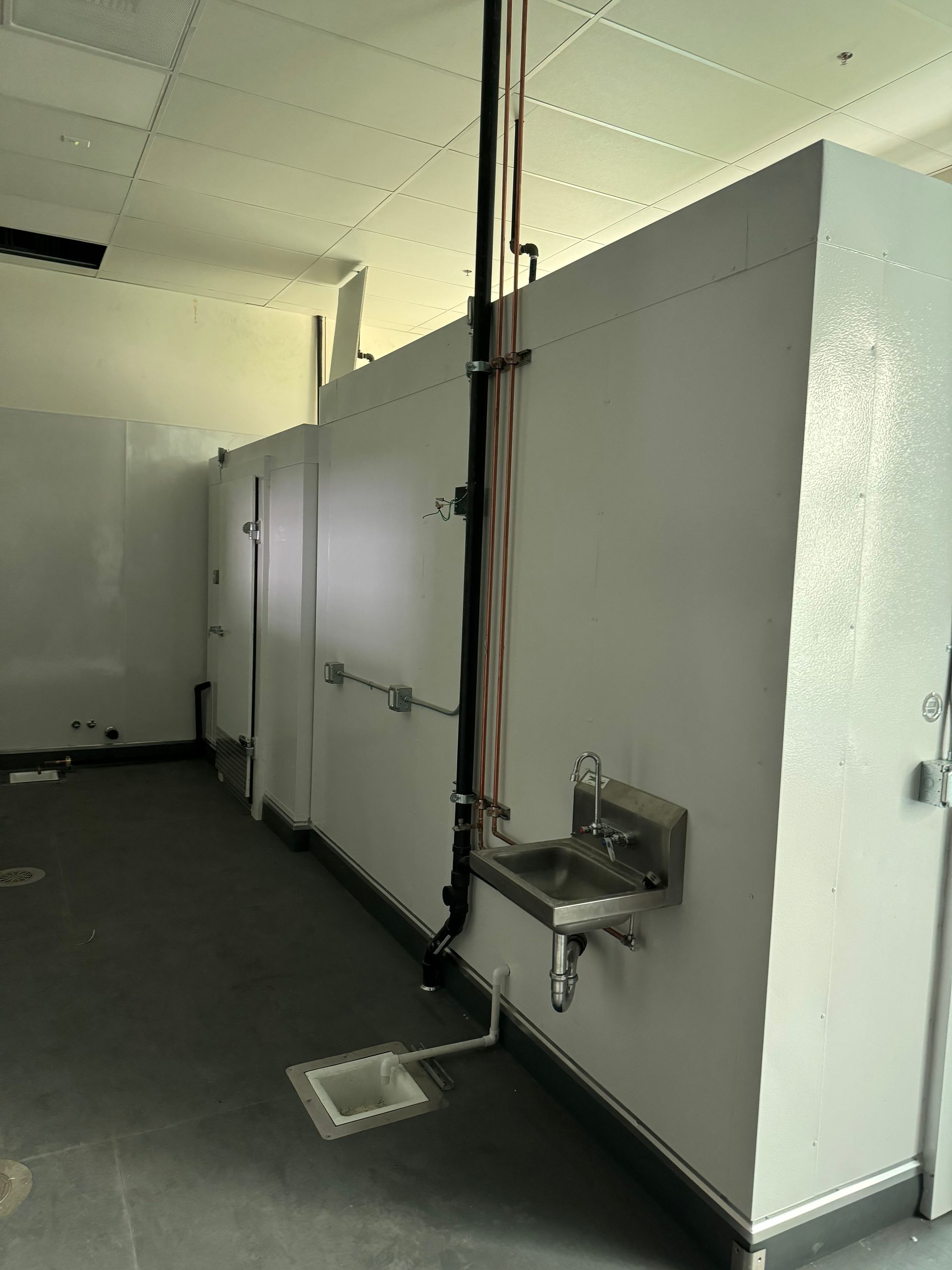 HVAC/R SERVICING ON COOLER/ FREEZERS