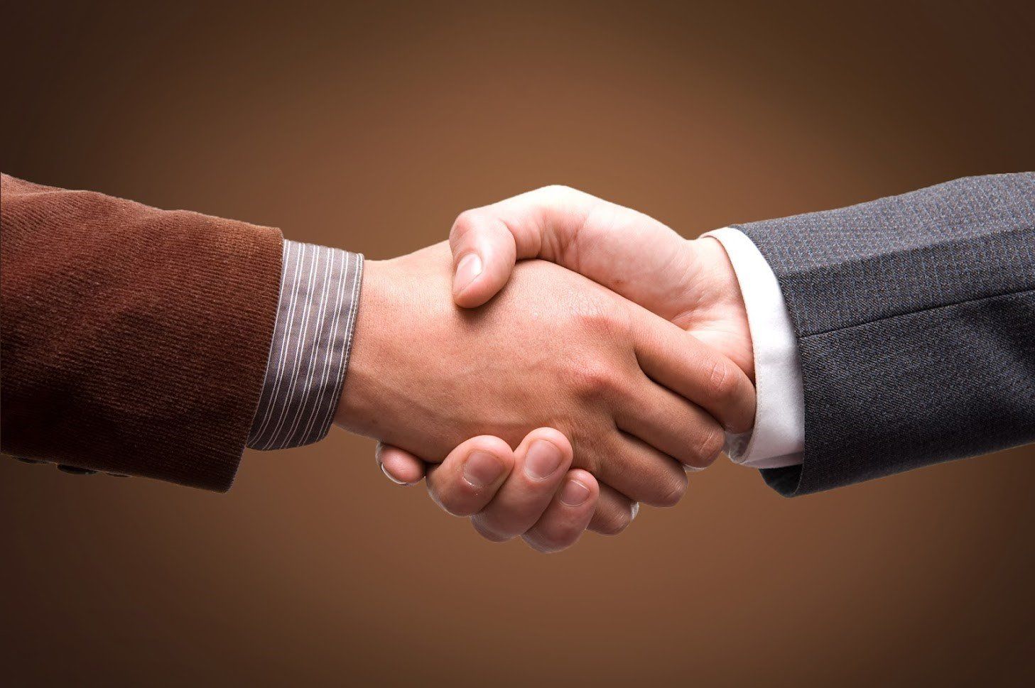 Hand Shaking — Minneapolis, MN — Absolute Bail Bonds Hand Shaking — Minneapolis, MN — Absolute Bail Bonds
