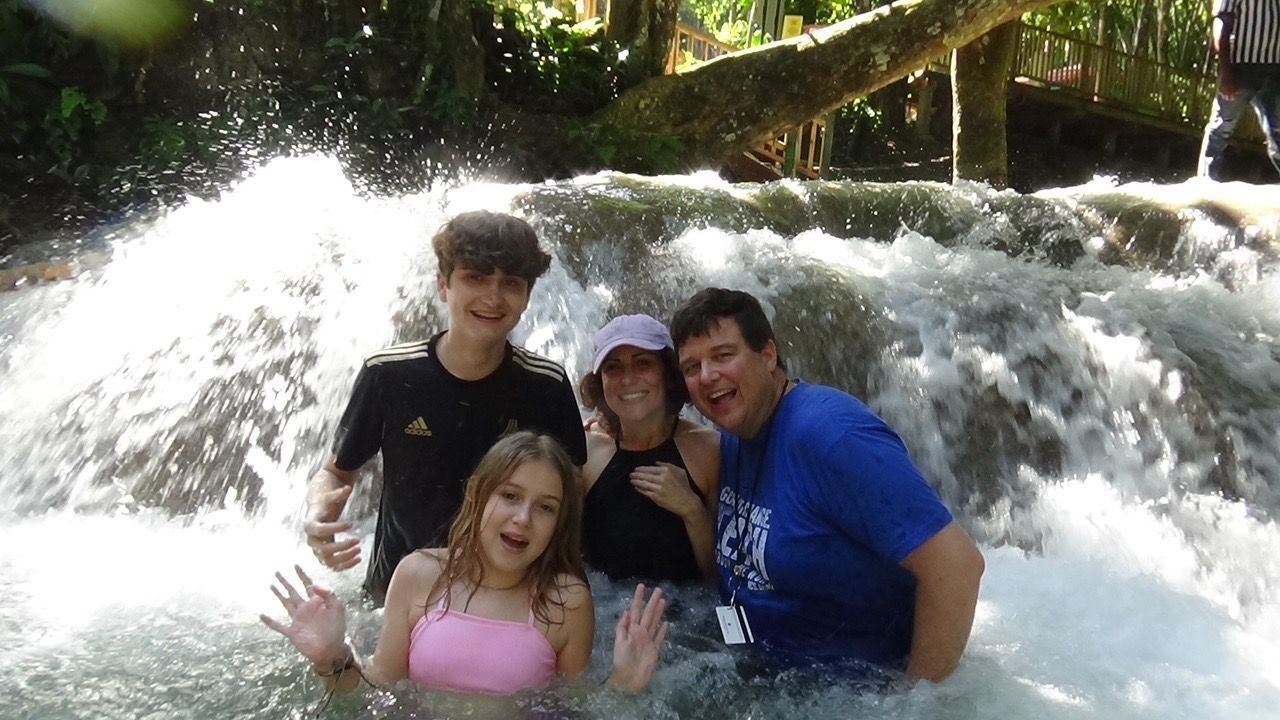 Support Carolin Paredes - RTS Missions