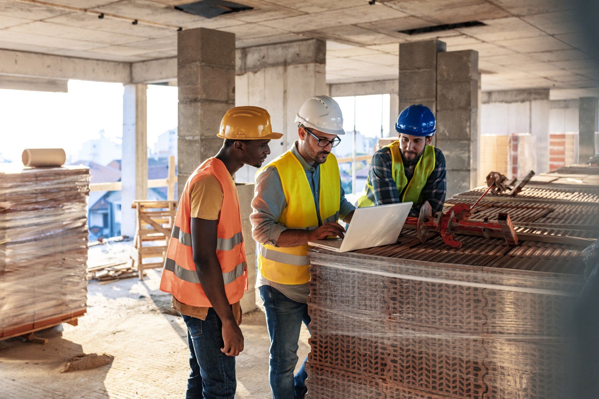 Meeting With Construction Workers — Jonesboro, AR — Anderson Engineering Consultants Inc Meeting With Construction Workers — Jonesboro, AR — Anderson Engineering Consultants Inc