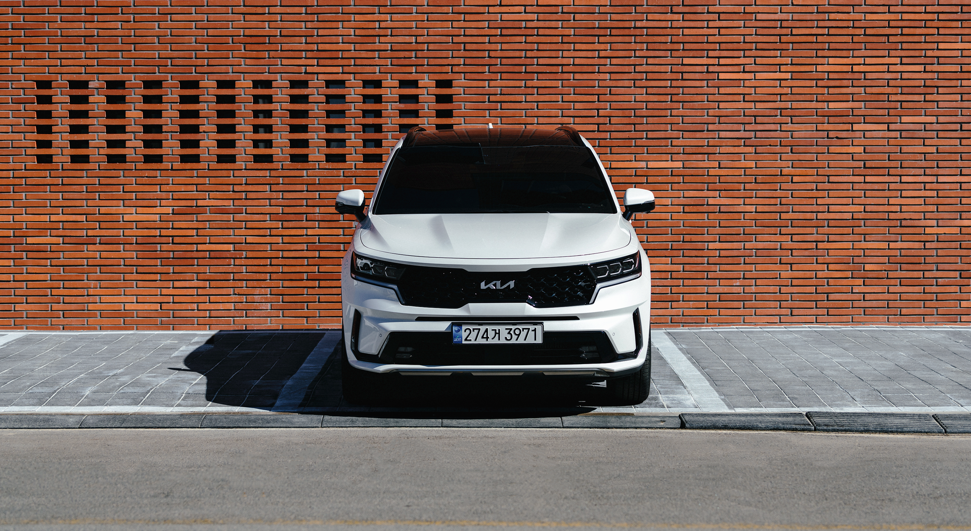 A kia with alignment issues pulling the driver into the wrong lane needs repair