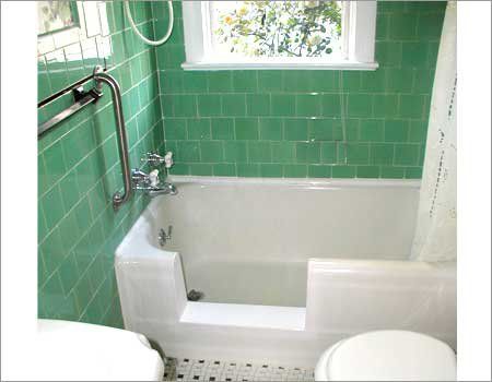 A Small Bathtub With Tub Cuts