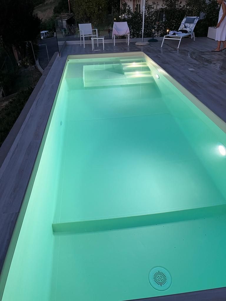 illuminazione piscina