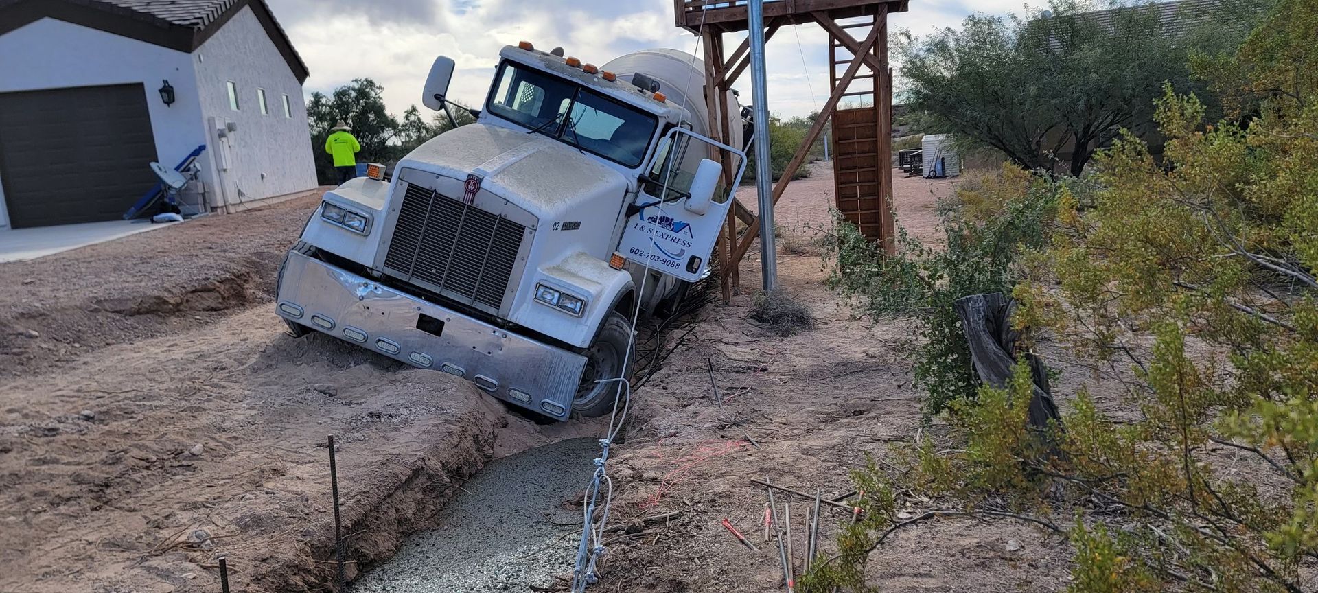 Semi Winch Out Service