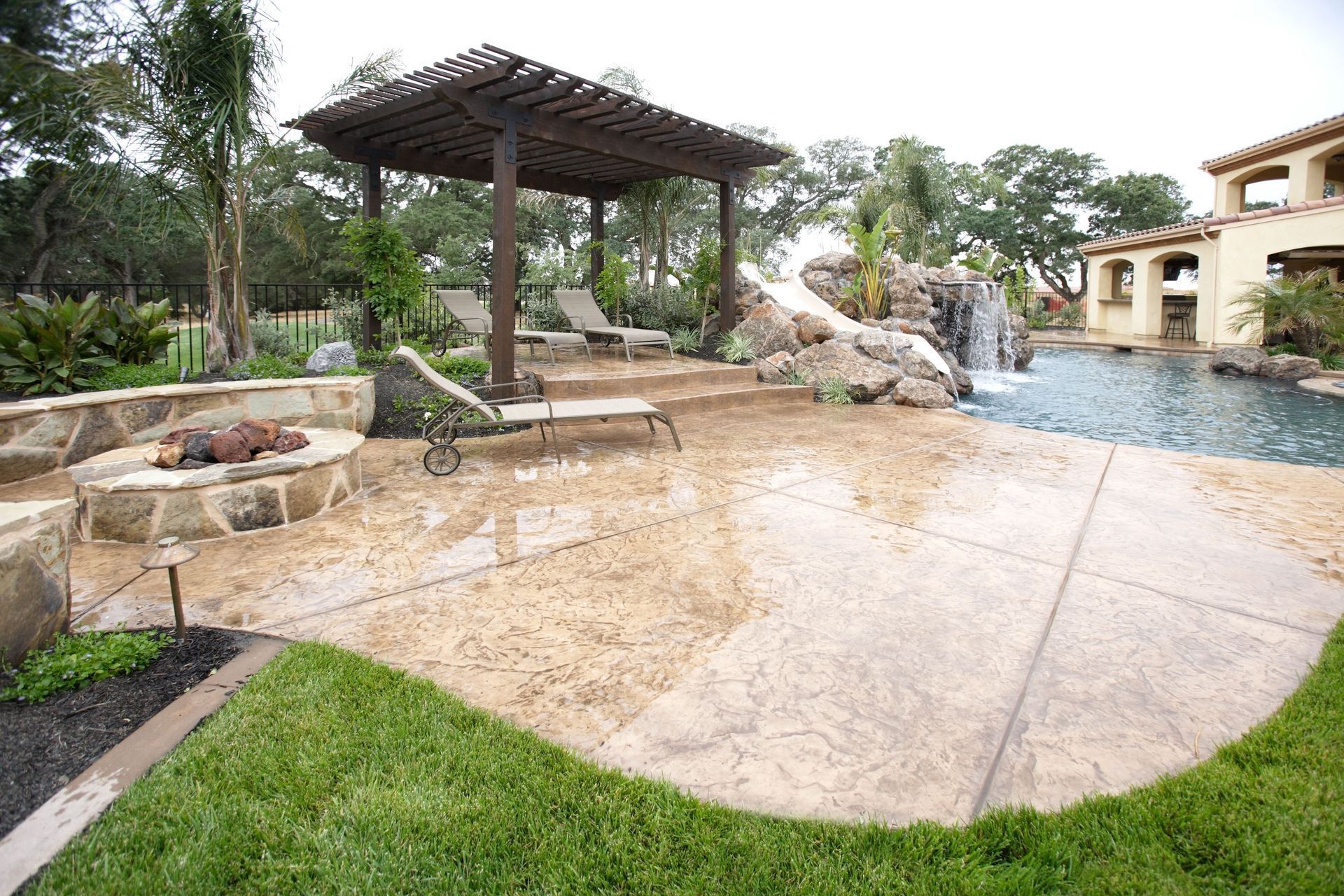 Why Homeowners Choose In-Ground Swimming Pools