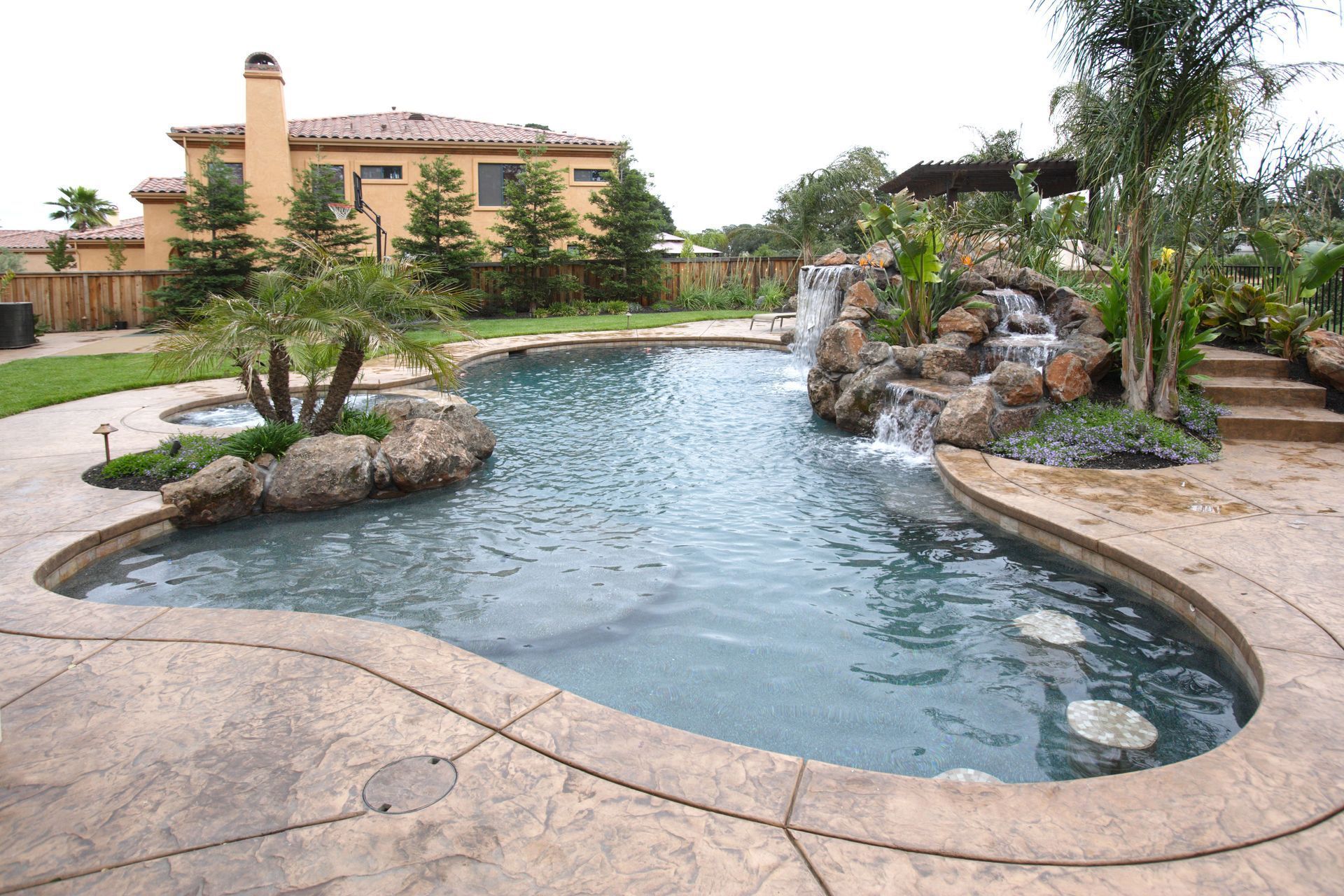 Why Hiring a Custom Pool Builder Is Worth It
