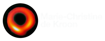 Afbeelding van een zwart gat, gemaakt met de Event Horizon Telescope, met de naam Marie-Christine de Kroon.
