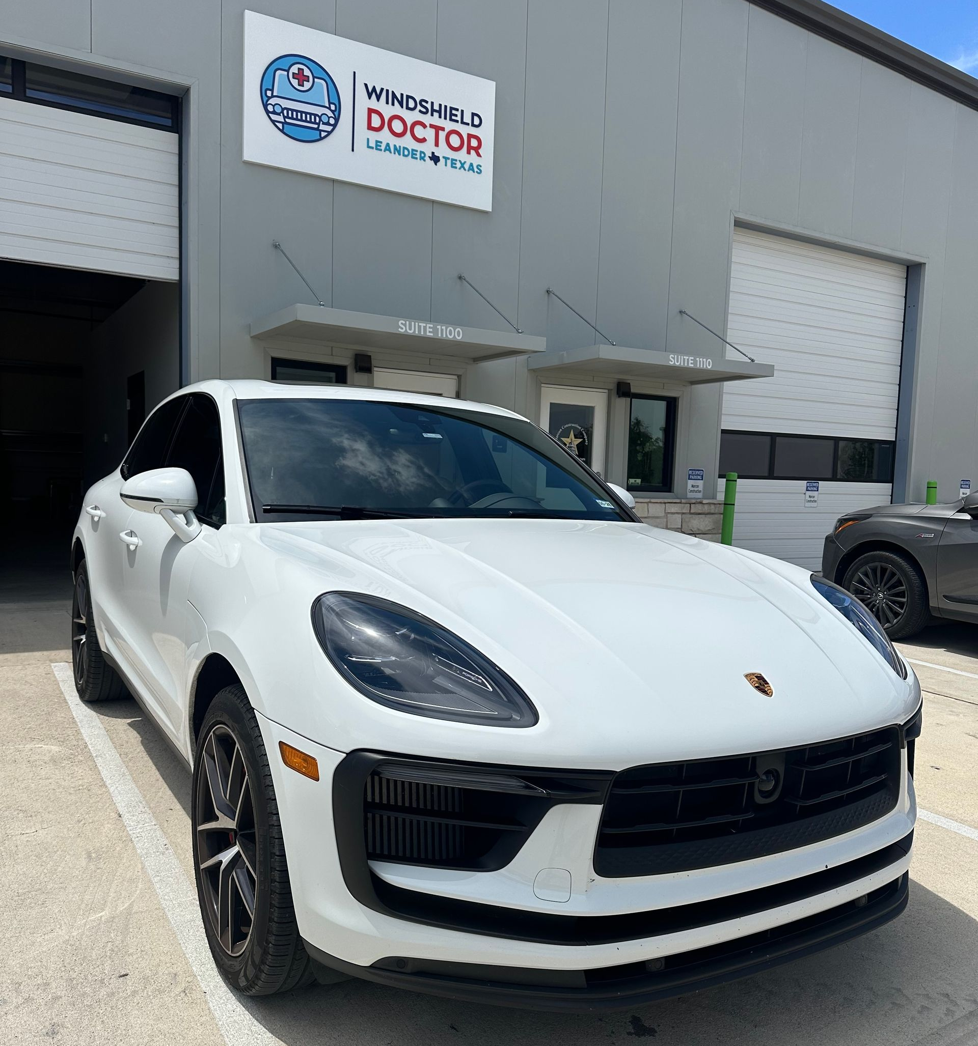 Porsche windshield replacement in Leander, TX Porsche windshield replacement in Leander, TX