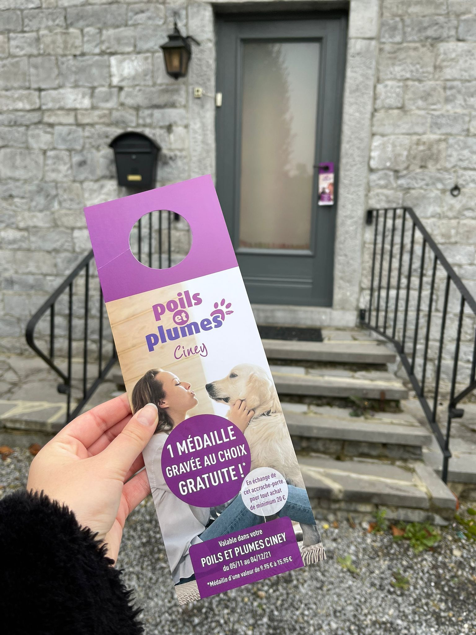 Street marketing - accroche porte - toutes boites - flyers