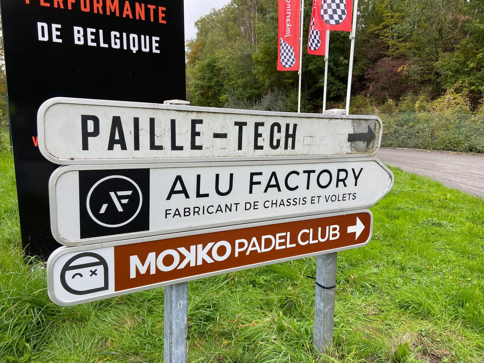 Signalétique routière - publicité extérieur