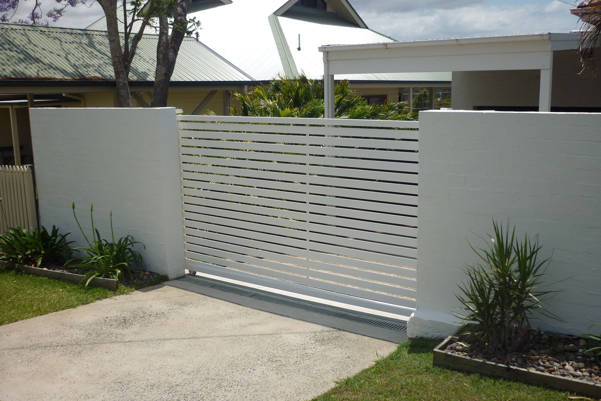Automatic Gates in Coffs Harbour | Watsons Aluminium