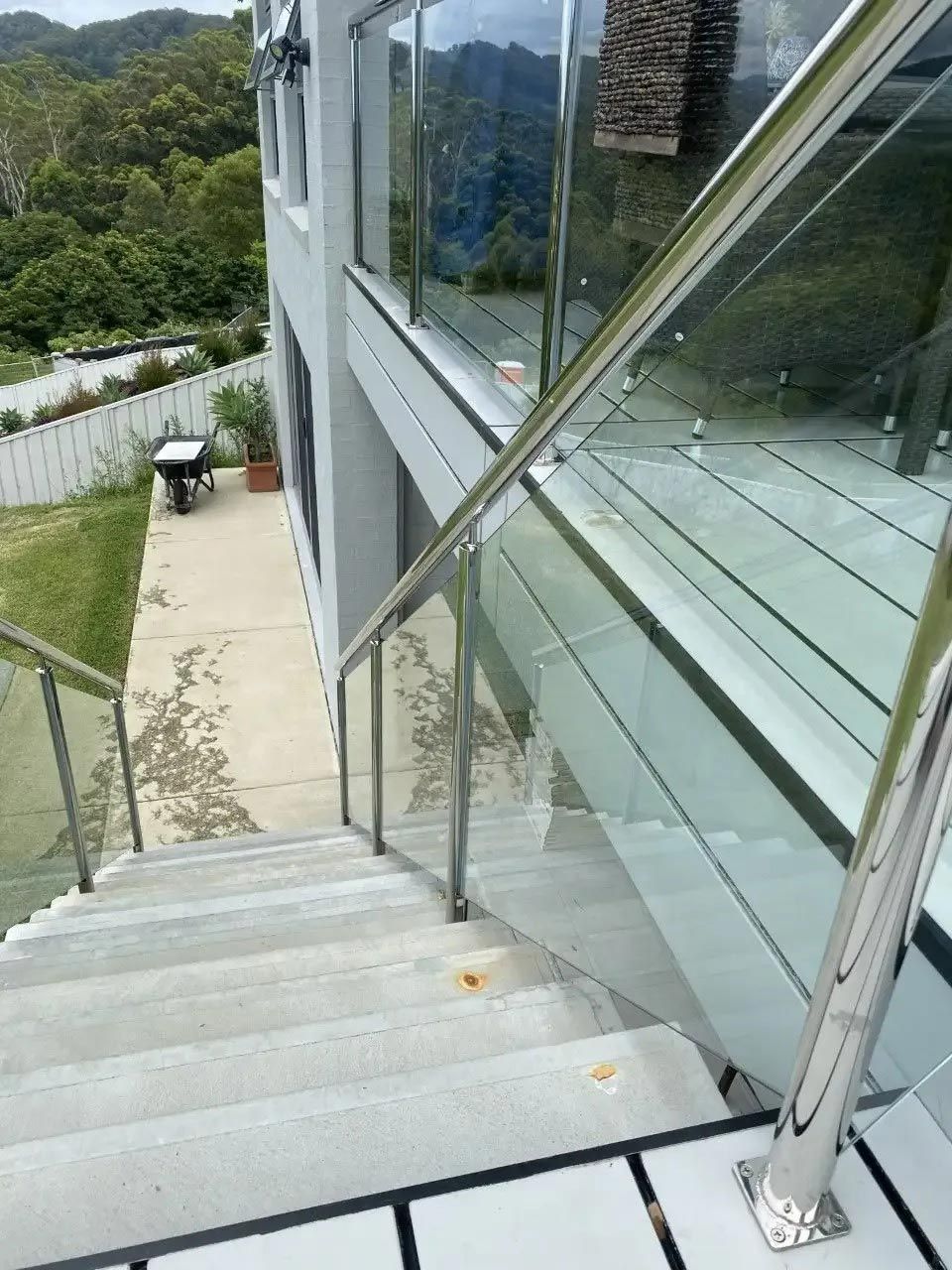 Glass Balustrades With Aluminium Railings
