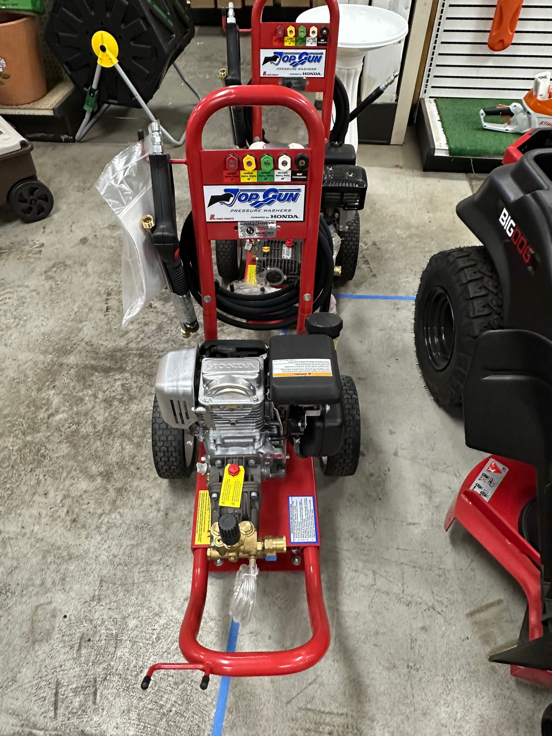 Man Using Chainsaw — Hilo, HI — Garden Exchange Ltd