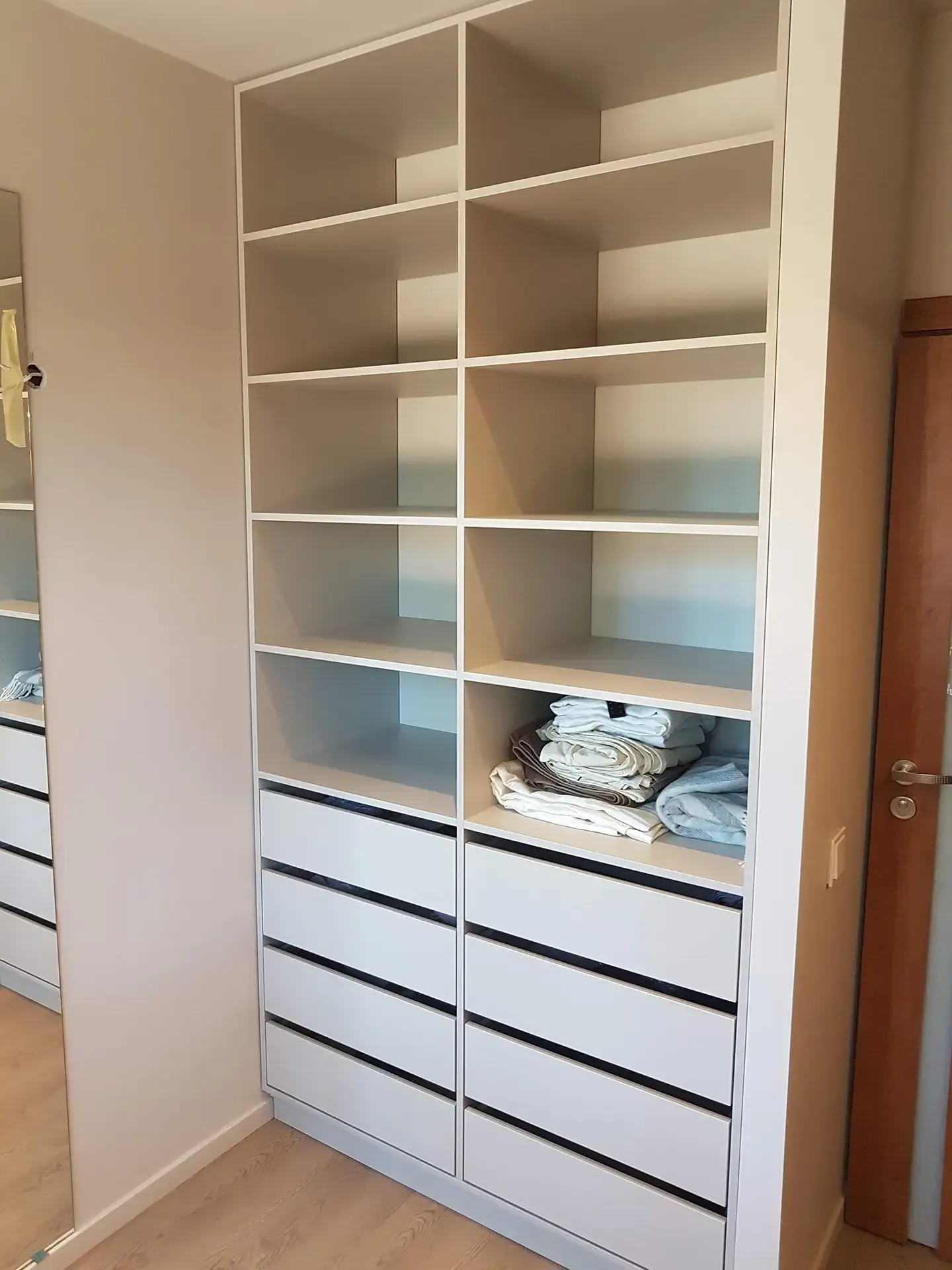 Miegamojo kambario baldai pagal individualų užsakymą Šiauliuose ir Lietuvoje