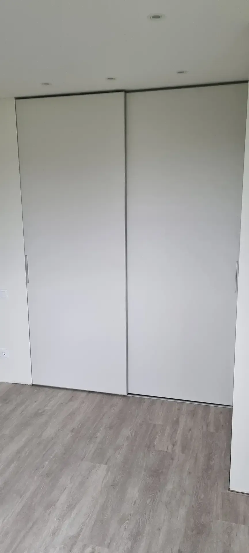 Stumdomų durų sistemos