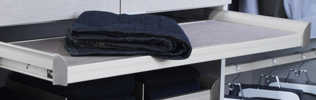 Folding Station