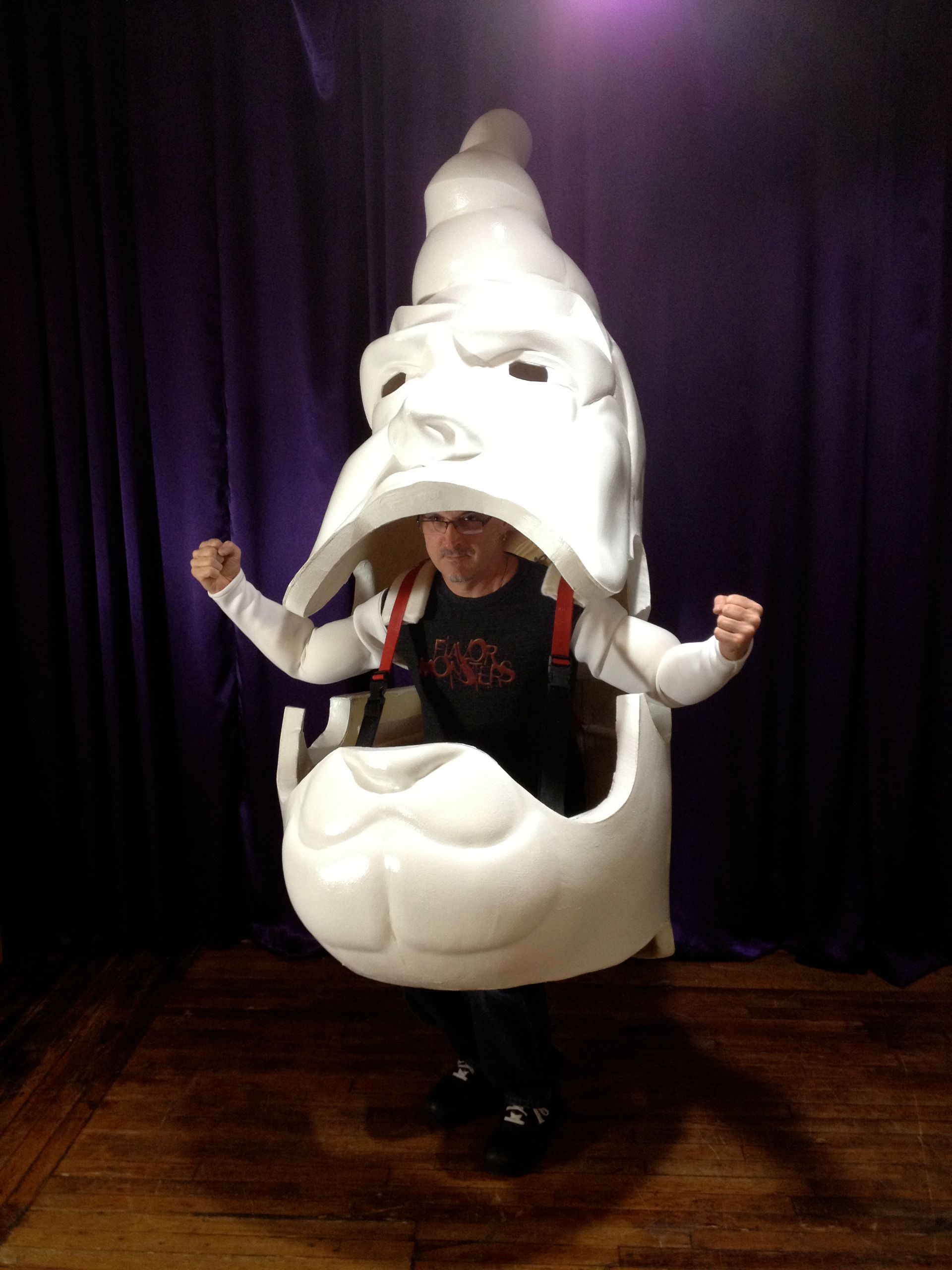 costume