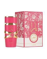Frasco de perfume Pink Yara y caja decorativa a juego con detalles dorados.