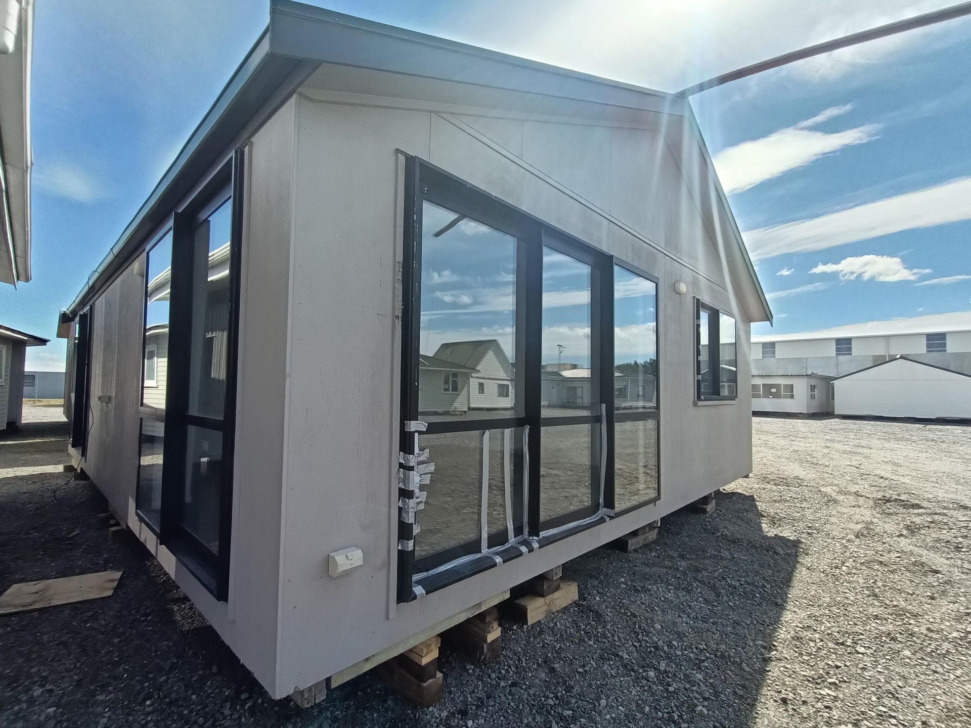 HB0094 - Fully renovated 2 bedroom unit