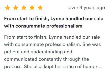 5-star review praising Lynne’s professional, communicative service with a testimonial snippet