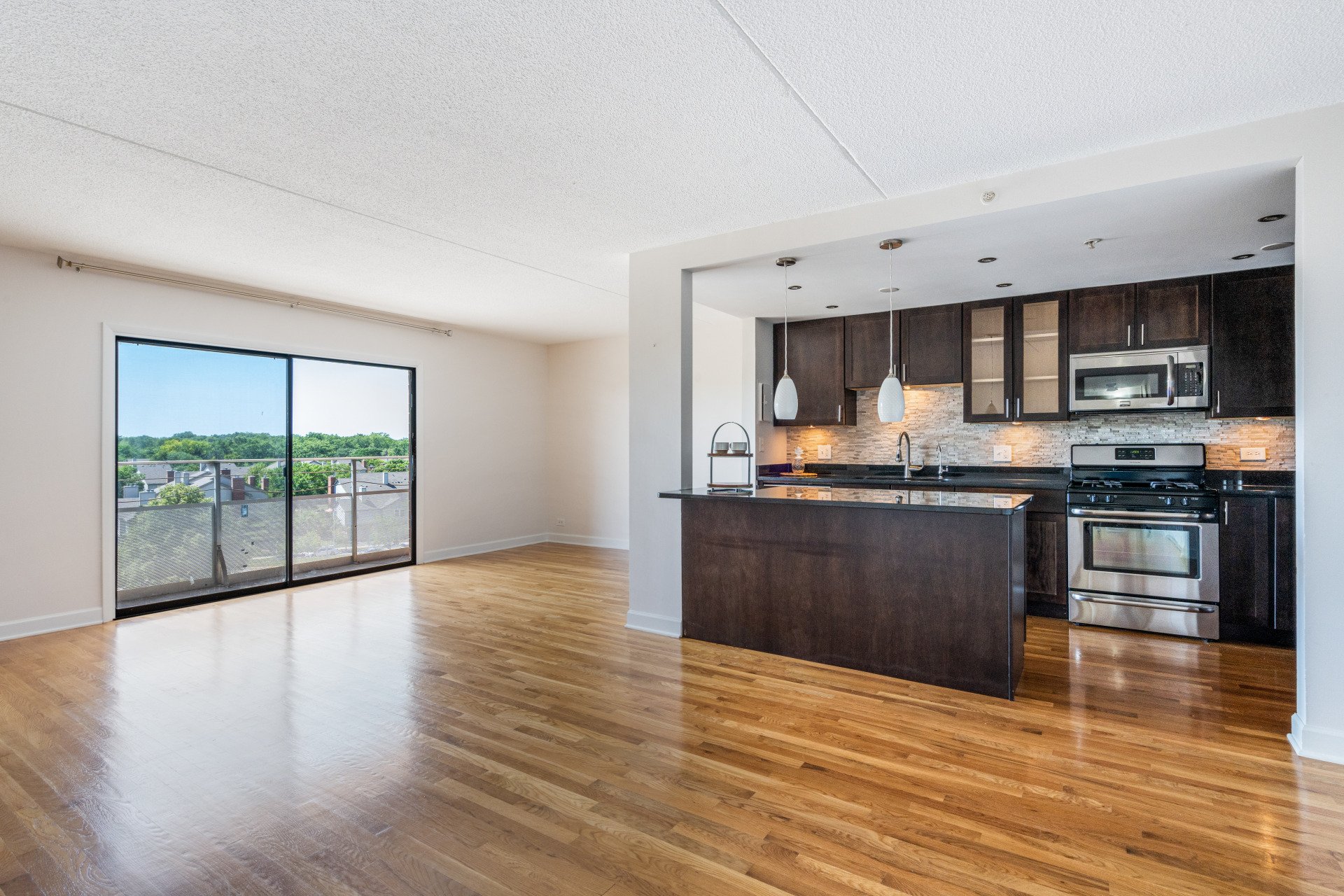 21 Kristin Apartments Luxury Schaumburg, IL Apartments