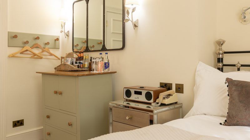 Southernhay House, Exeter - Saffron Bedroom