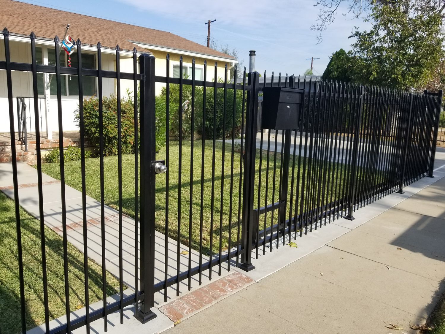 fence contractor lancaster ca