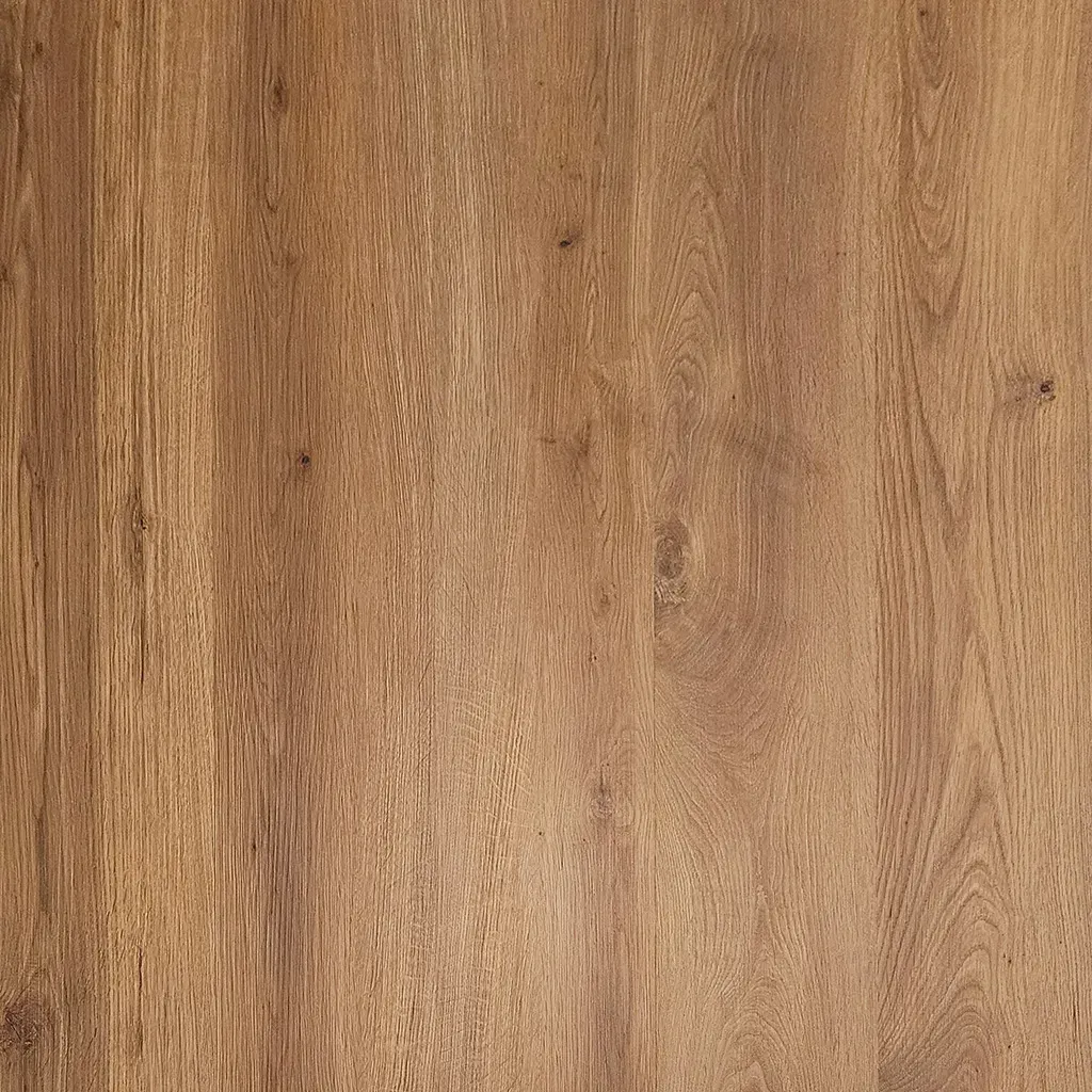 Superficie de madera de color marrón claro con vetas y patrones de tablones verticales.