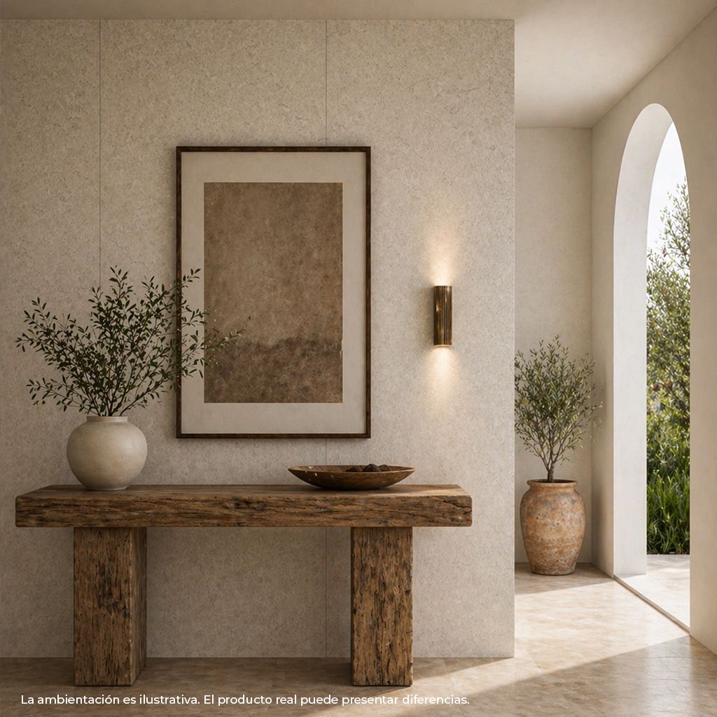 Entrada minimalista con mesa consola rústica, cuadro enmarcado, jarrón y aplique de pared junto a una ventana arqueada.