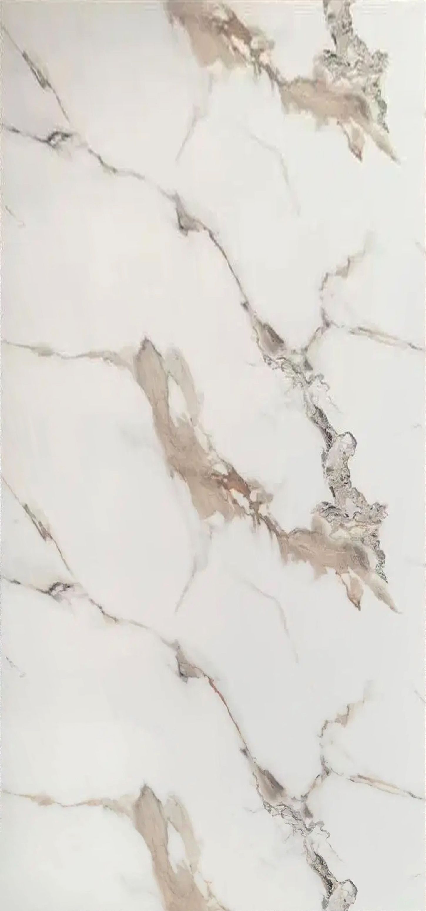 Superficie con diseño de mármol blanco, vetas grises suaves y detalles en color beige.