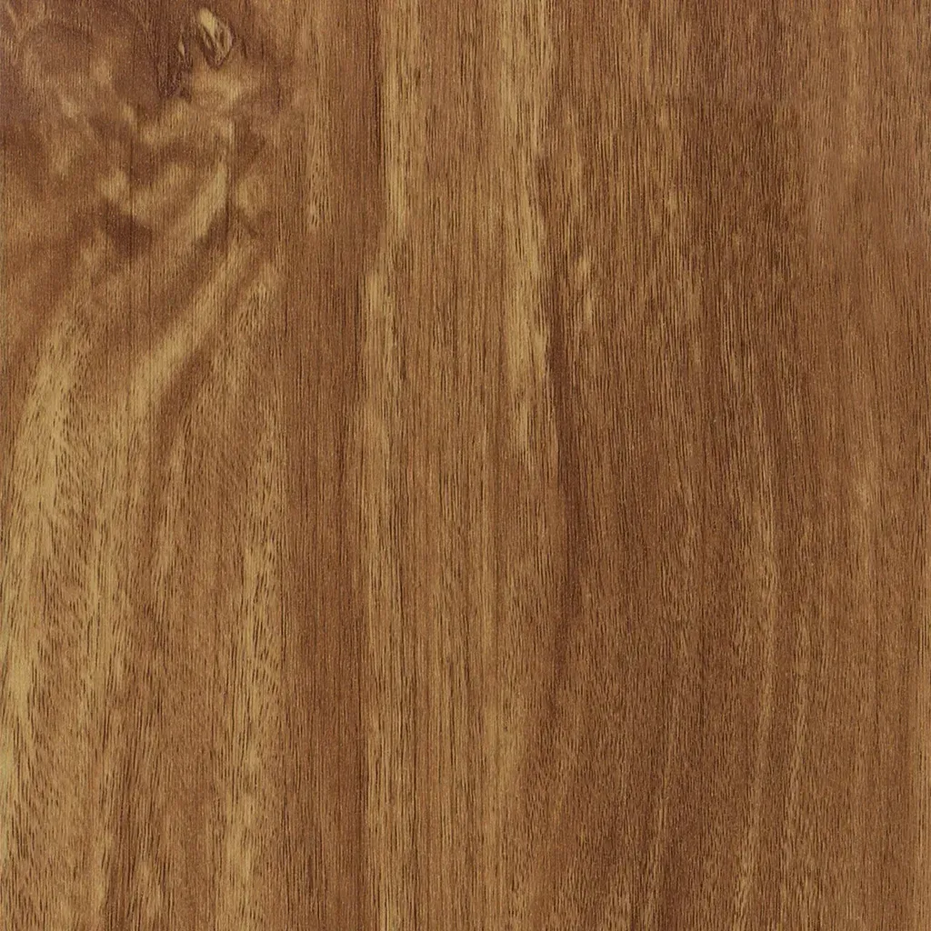 Primer plano de la textura de la veta de la madera marrón con vetas verticales variadas.