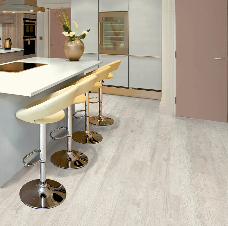 Piso Flotante Melamínico Roble Isabelline D4191 AC4 8mm