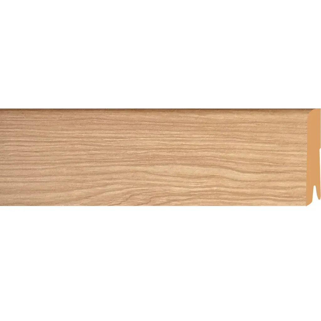 Moldura de madera con vetas de madera y borde ranurado, aislada sobre fondo blanco.