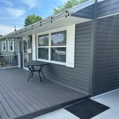 Renová tu exterior con revestimientos modernos: siding, WPC y PVC para fachadas. Durabilidad, diseño y fácil mantenimiento.