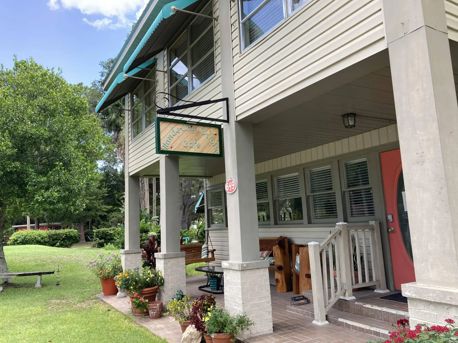 nature coast inn and cottages, best hotel Inglis Florida, bed and breakfast yankeetown, hotel suites near me, hotel suites near me, hotels in yankeetown, fl
