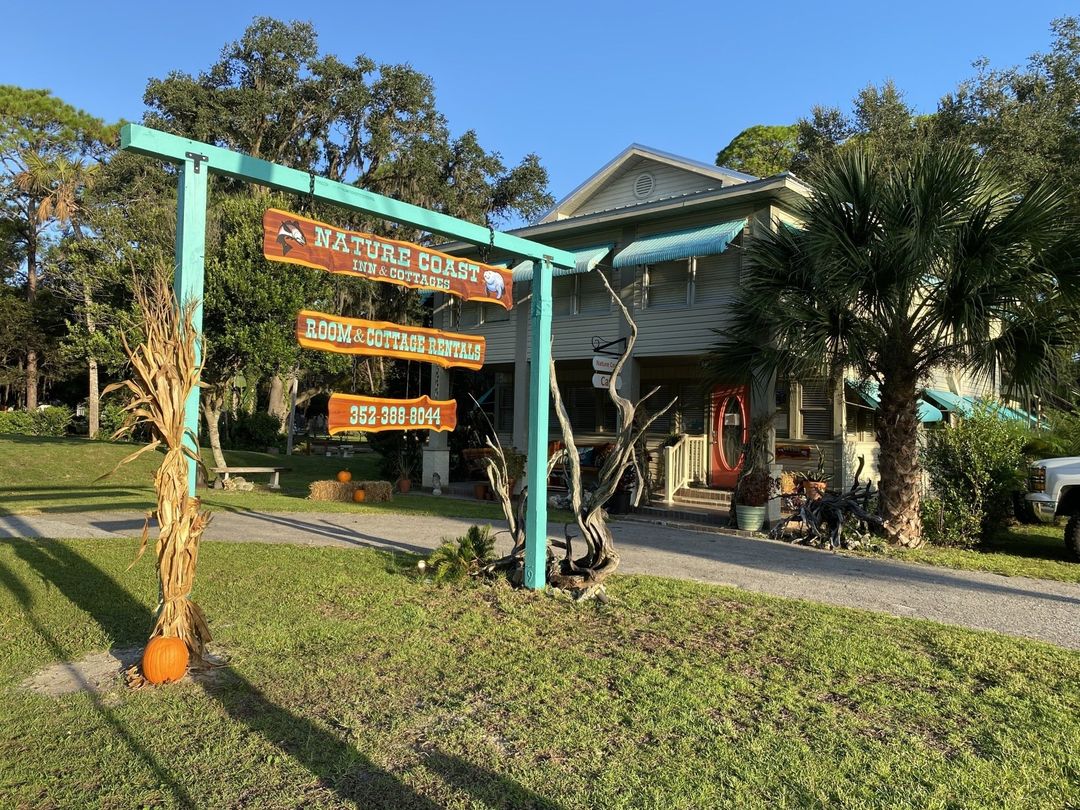 nature coast inn and cottages, best hotel Inglis Florida, bed and breakfast yankeetown, hotel suites near me, hotel suites near me, hotels in yankeetown, fl