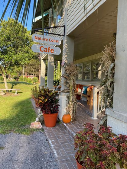 nature coast inn and cottages, best hotel Inglis Florida, bed and breakfast yankeetown, hotel suites near me, hotel suites near me, hotels in yankeetown, fl