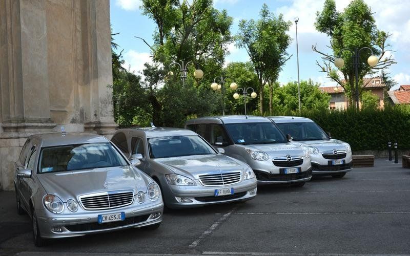 auto funebri