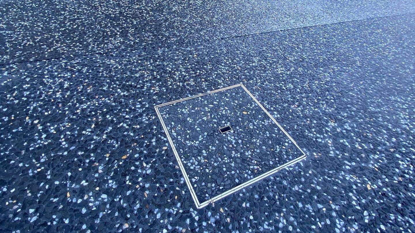 Charcoal Exposed Aggregate with Skimmer Box Lid