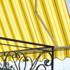 Tenda a righe gialle e bianche da esterno