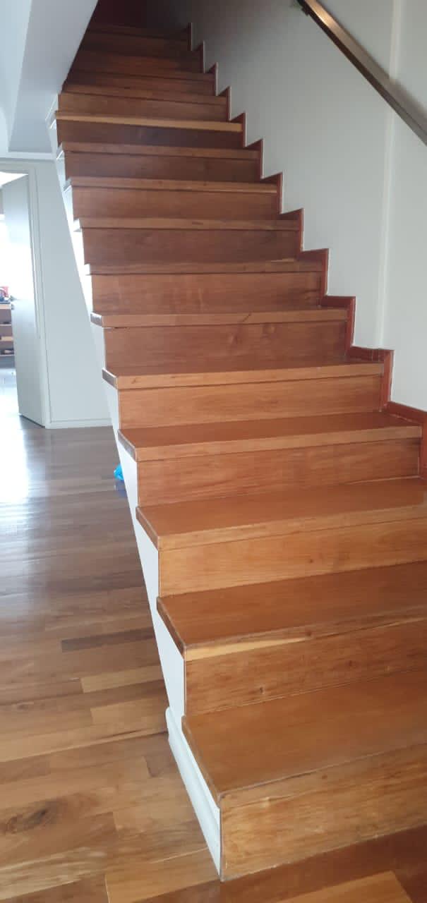Escalera de madera
