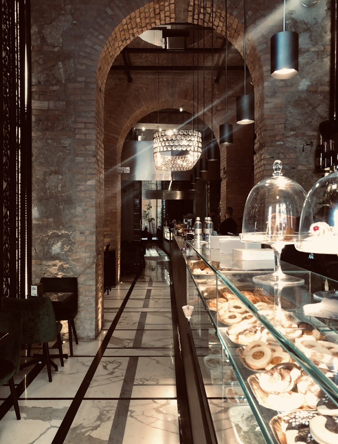 interno con bancone