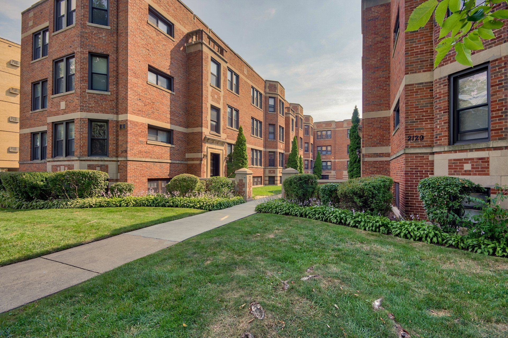 2121-Ridge-Ave