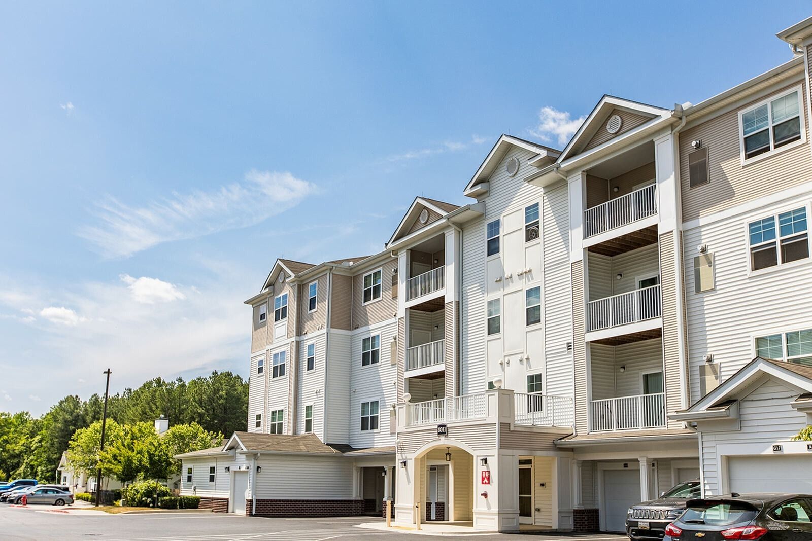 Apartment Exterior at The Reserve At Stoney Creek.