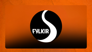 Merki Fylkis á appelsínugulum bakgrunni með svörtum hring og hvítum S-laga mynstri.